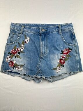 Floral Embroidered Denim Skort Frayed Raw Hem Medium Wash Jean Mini Skirt Short